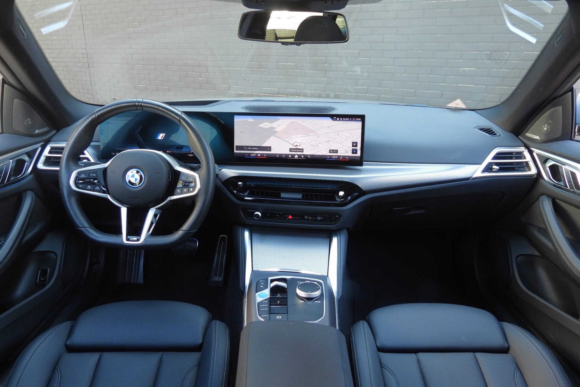 BMW i4 eDrive40 M Sport / Schuif-kanteldak / Comfort Access, Auto's, Dealer onderhouden, Achterwielaandrijving, Gebruikt, Zwart