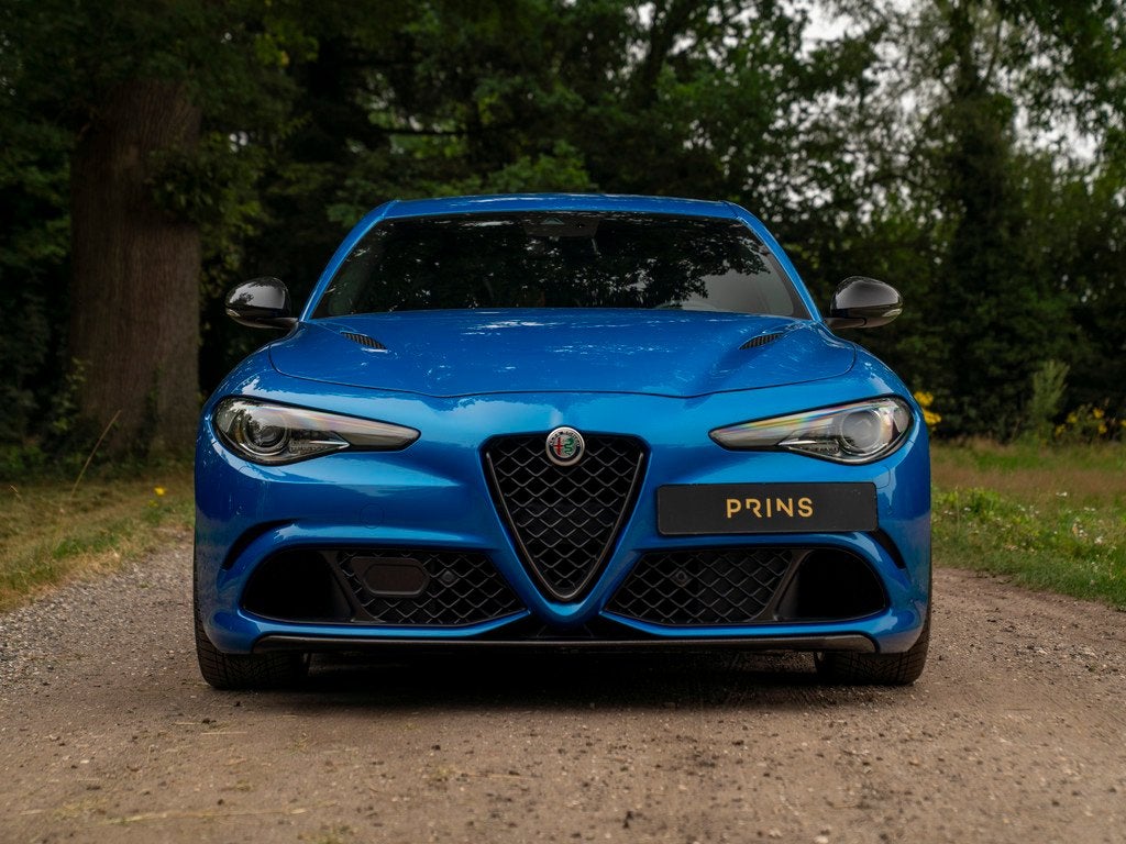 Alfa Romeo Giulia 2.9 V6 Quadrifoglio (bj 2020, automaat), Auto's, Alfa Romeo, Automaat, Achterwielaandrijving, Gebruikt, Blauw