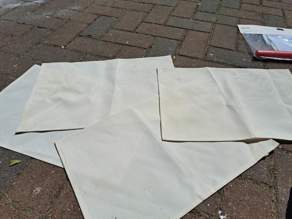 4 crèmekleurige PVC placemats, Ophalen of Verzenden, Gebruikt, Beige, Placemat