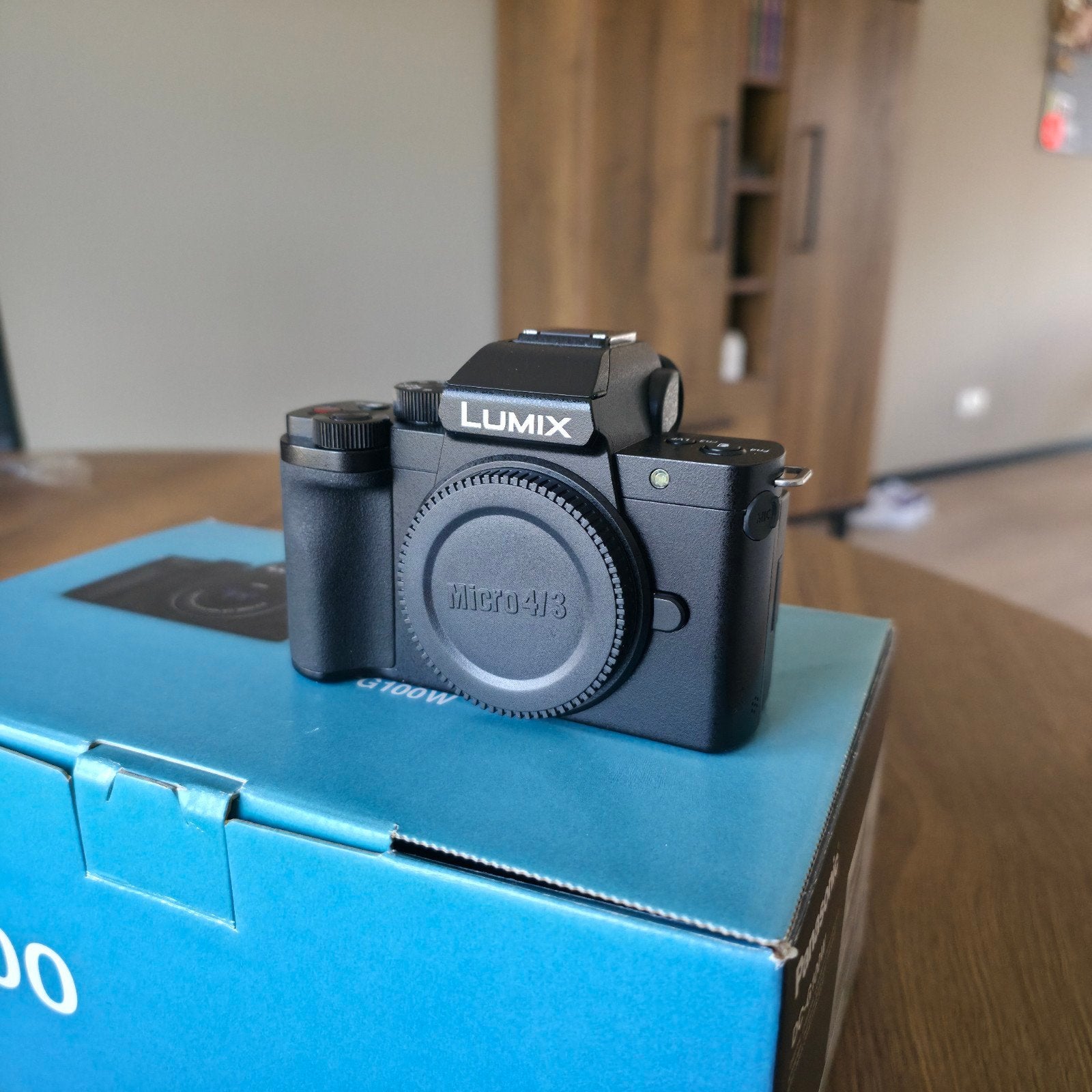 Panasonic Lumix G100 Vlog Camera Body compleet in doos, Audio, Tv en Foto, Fotocamera's Digitaal, Ophalen of Verzenden, Zo goed als nieuw