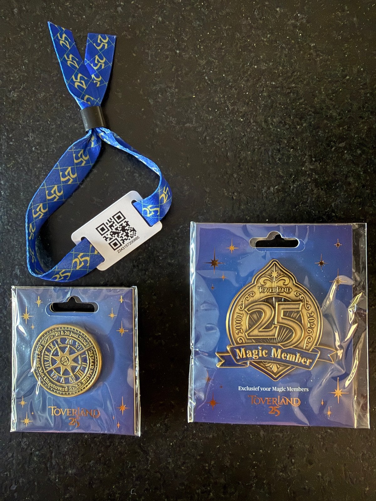 Toverland 25 uurs challenge en Magic Member pin, Verzamelen, Speldjes, Pins en Buttons, Ophalen of Verzenden, Nieuw, Overige onderwerpen