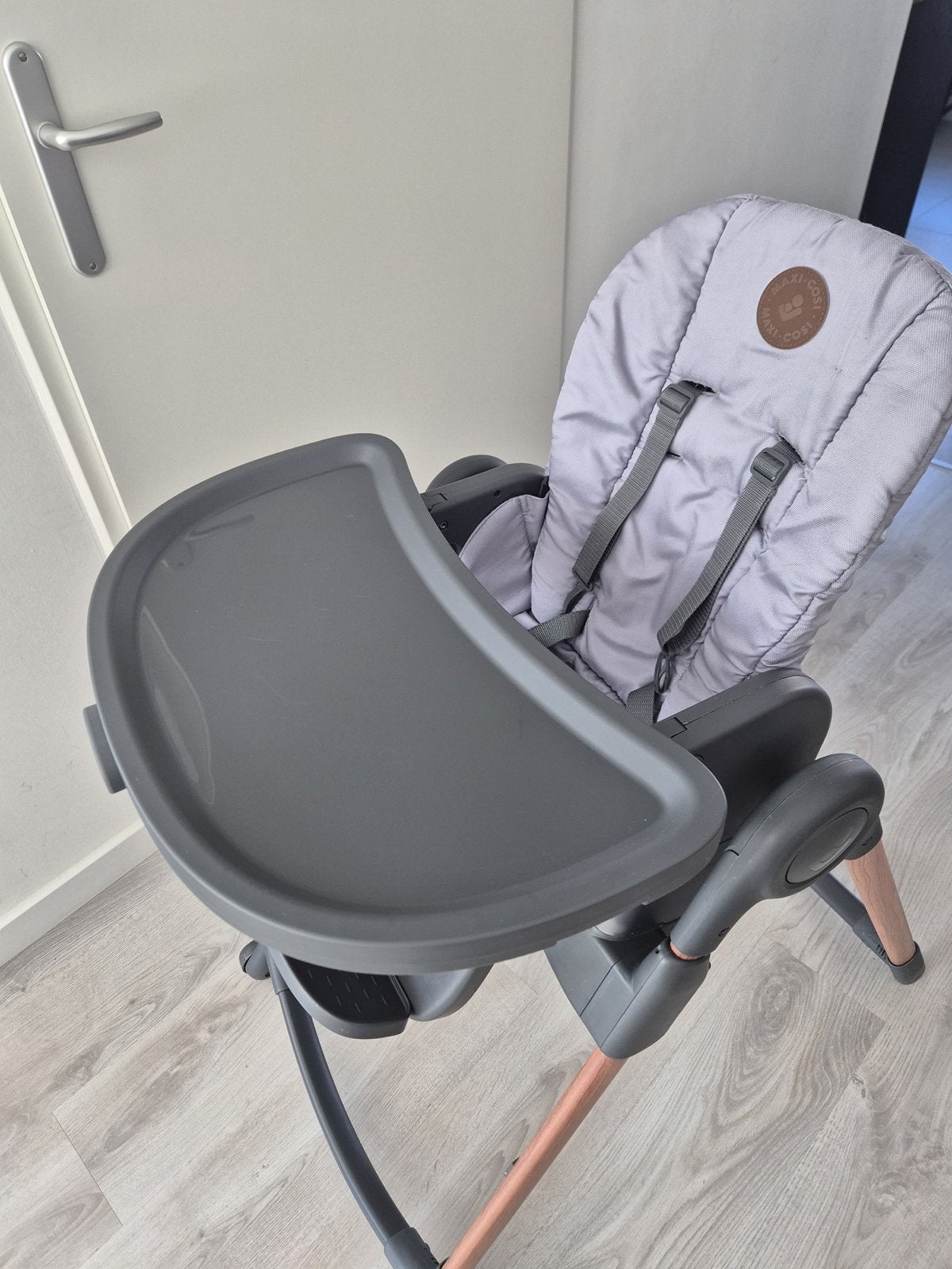Maxi-Cosi Minla 6-in-1 meegroeistoel, Kinderen en Baby's, Kinderstoelen, Ophalen, Gebruikt, Meegroeistoel, Afneembaar eetblad