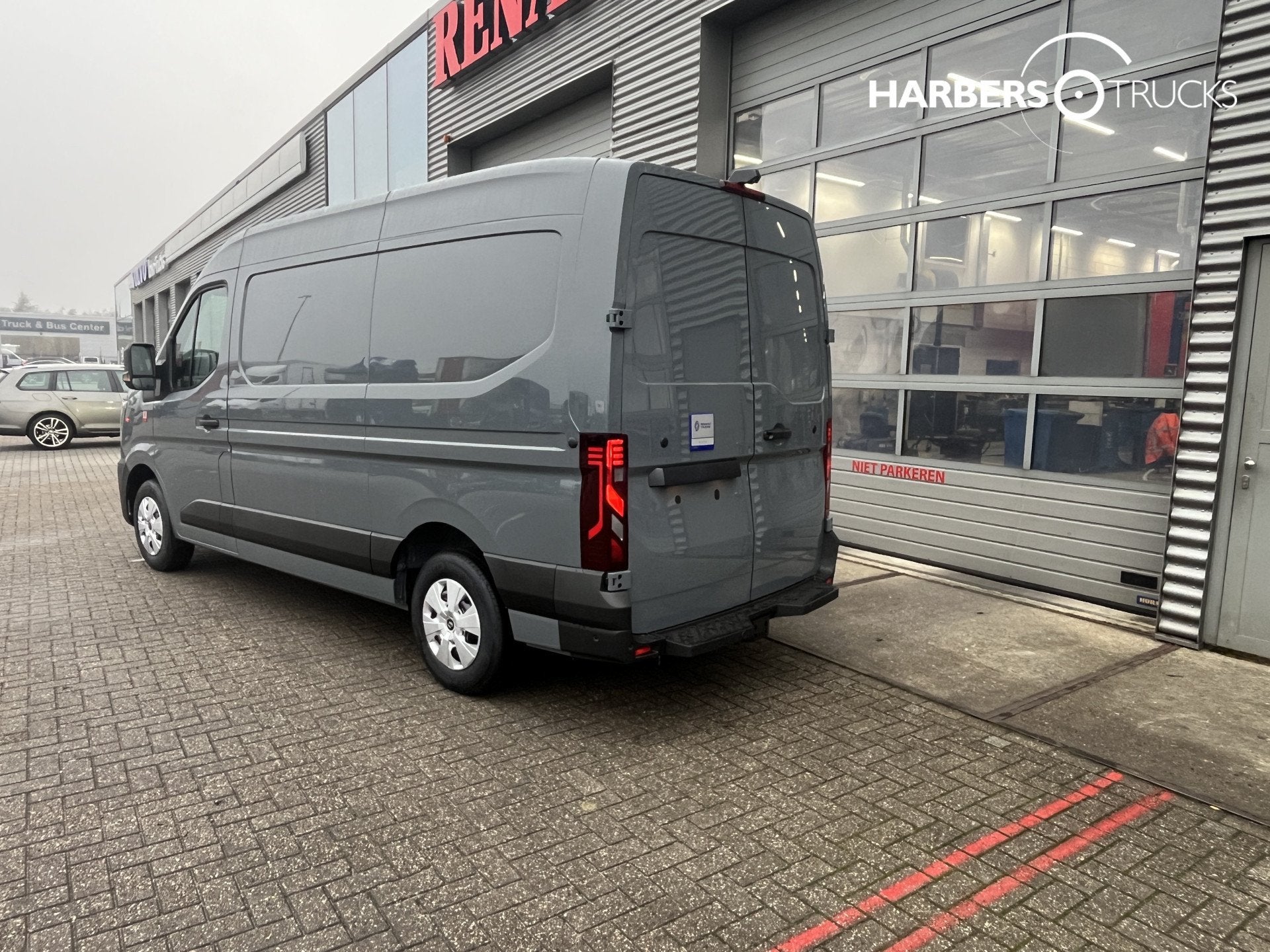 Renault Master E-Tech 87Kwh Longrange Red Edition (bj 2026), Auto's, Renault, Origineel Nederlands, Zilver of Grijs, Te koop