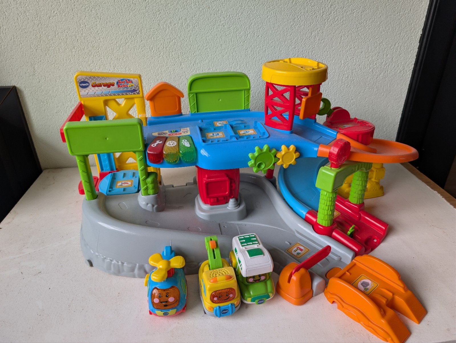 VTech Toet Toet Auto's Garage met 3 voertuigen, Kinderen en Baby's, Ophalen of Verzenden, Gebruikt