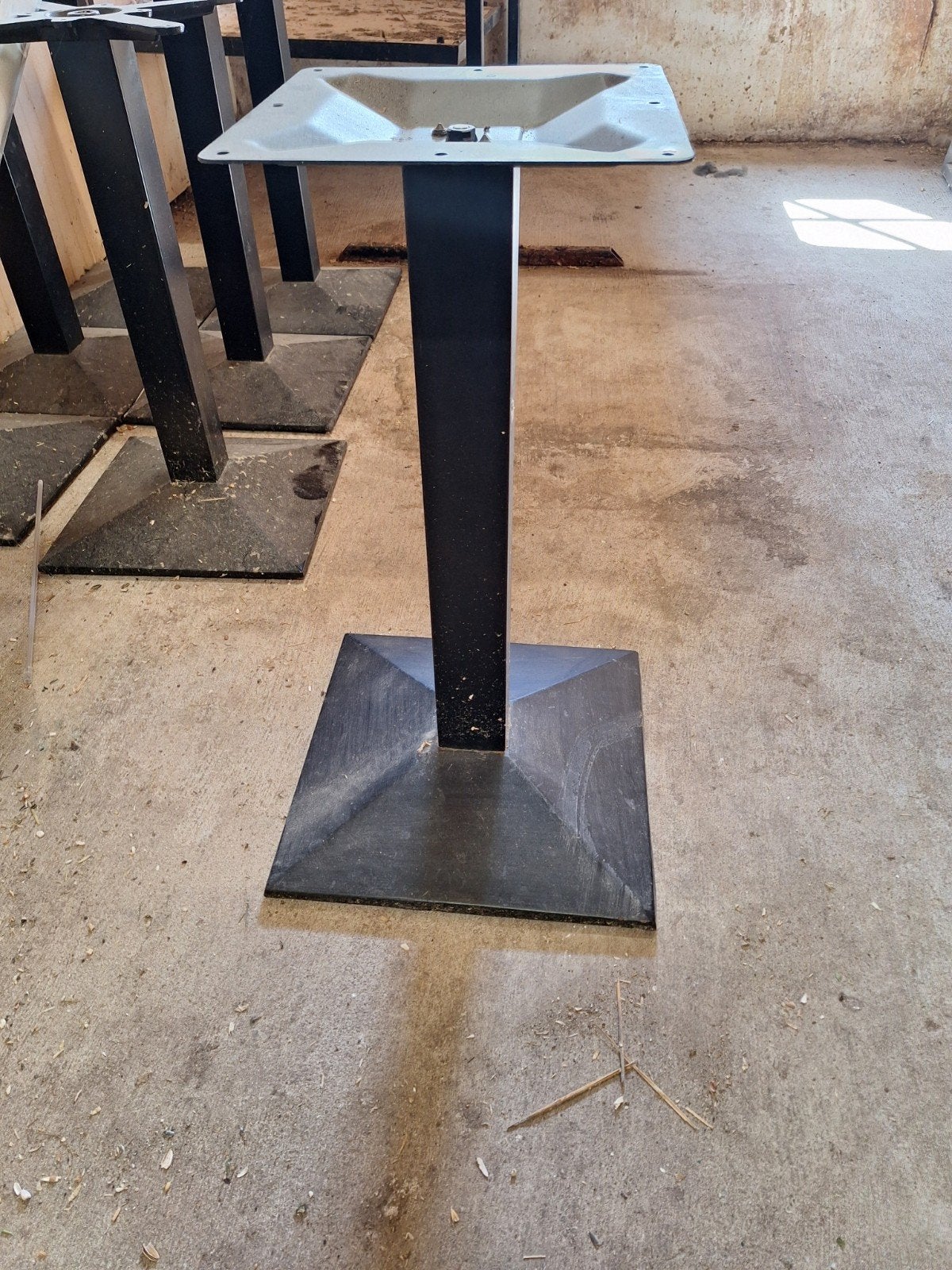 6 zware tafel poten +/_ 72 cm hoog, Ophalen of Verzenden