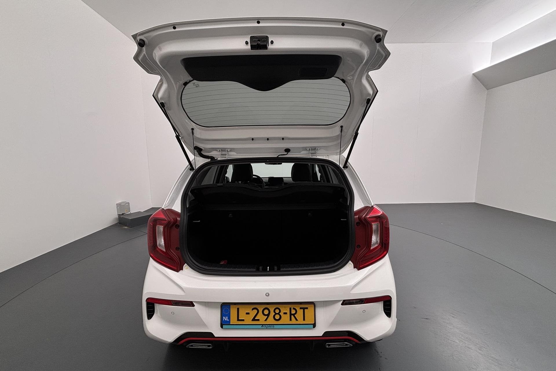 Foto 12 van Kia Picanto 1.0 DPi GT-Line Compacte allrounder met een spor