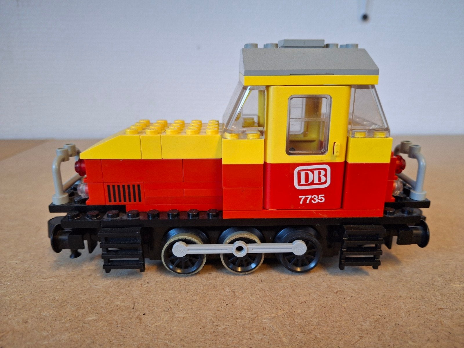 lego 7735 Freight Train 12V. Jaren 80 Trains, Kinderen en Baby's, Speelgoed | Duplo en Lego, Compleet, Lego, 33 Bath Road, Slough, UK