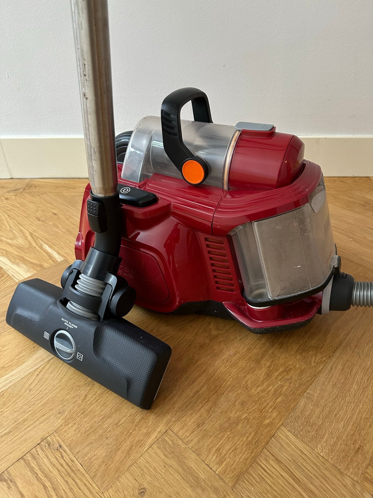 AEG stofzuiger met accessoires, Ophalen, Inclusief accessoires, Zo goed als nieuw, Sledestofzuiger