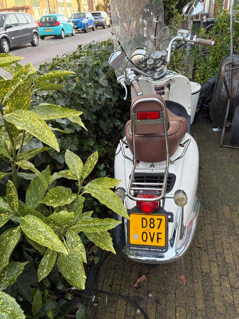 Witte Piaggio Scooter - voor onderdelen of knutselaar, Ophalen, Gebruikt, Benzine, Piaggio