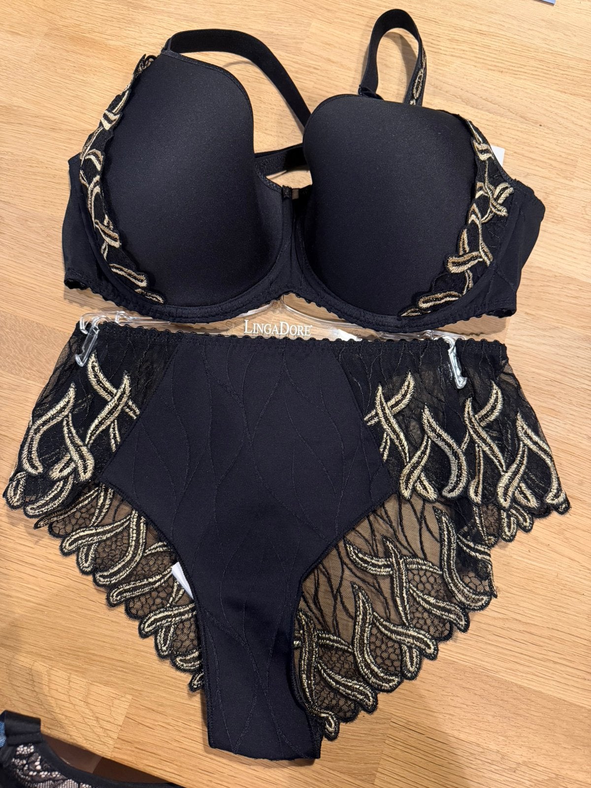Louisa Bracq bh 80F slip 40 NIEUW!! Bh nu €55, Ophalen of Verzenden, Zwart, BH
