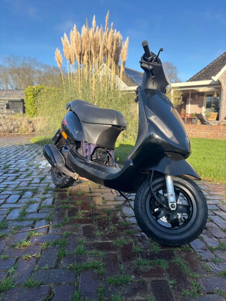 Zip 2000 180cc, Fietsen en Brommers, Scooters | Piaggio, Ophalen, Zo goed als nieuw, Benzine, Zip