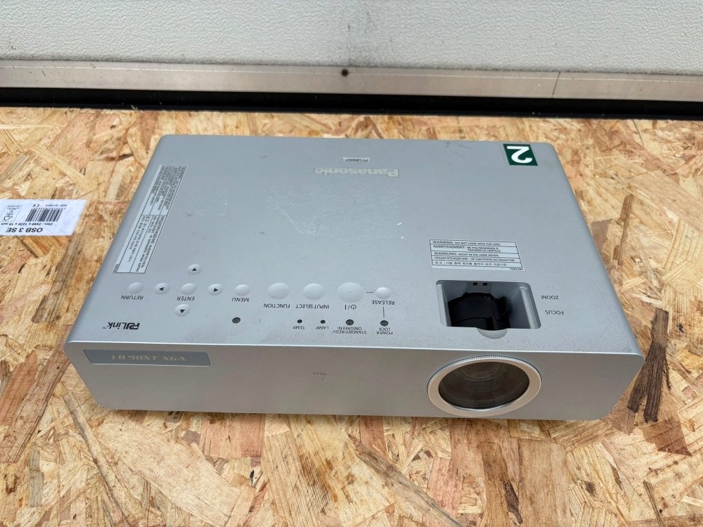 Panasonic PT-LB90NT XGA Beamer / Projector – Netwerkfunctie, Ophalen, Gebruikt, Panasonic