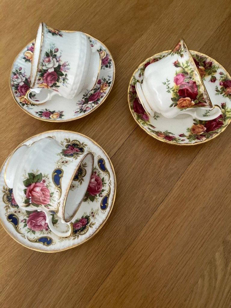 drie mooie kop en schotels, Huis en Inrichting, Keuken | Servies, Ophalen of Verzenden, Zo goed als nieuw, Bord(en), Wedgwood