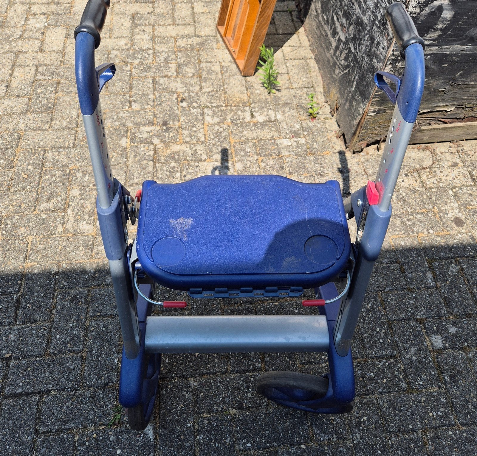 Blauwe rollator, Ophalen, Gebruikt