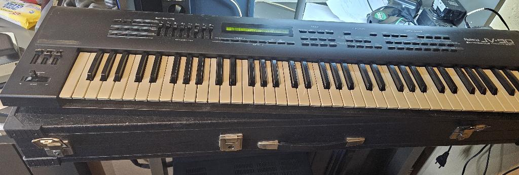 Roland JV90, Muziek en Instrumenten, Ophalen, Gebruikt, Met midi-aansluiting, Roland