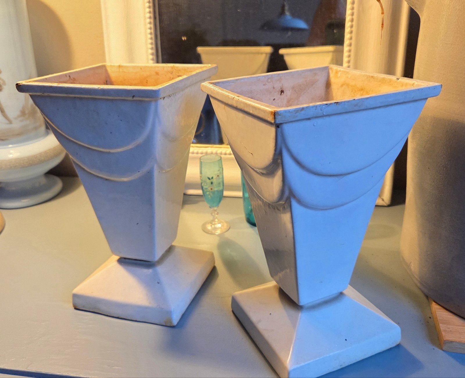 Franse Art Deco gietijzeren wit  geëmailleerde vazen voor, Tuin en Terras, Tuinvazen, Ophalen, Nieuw