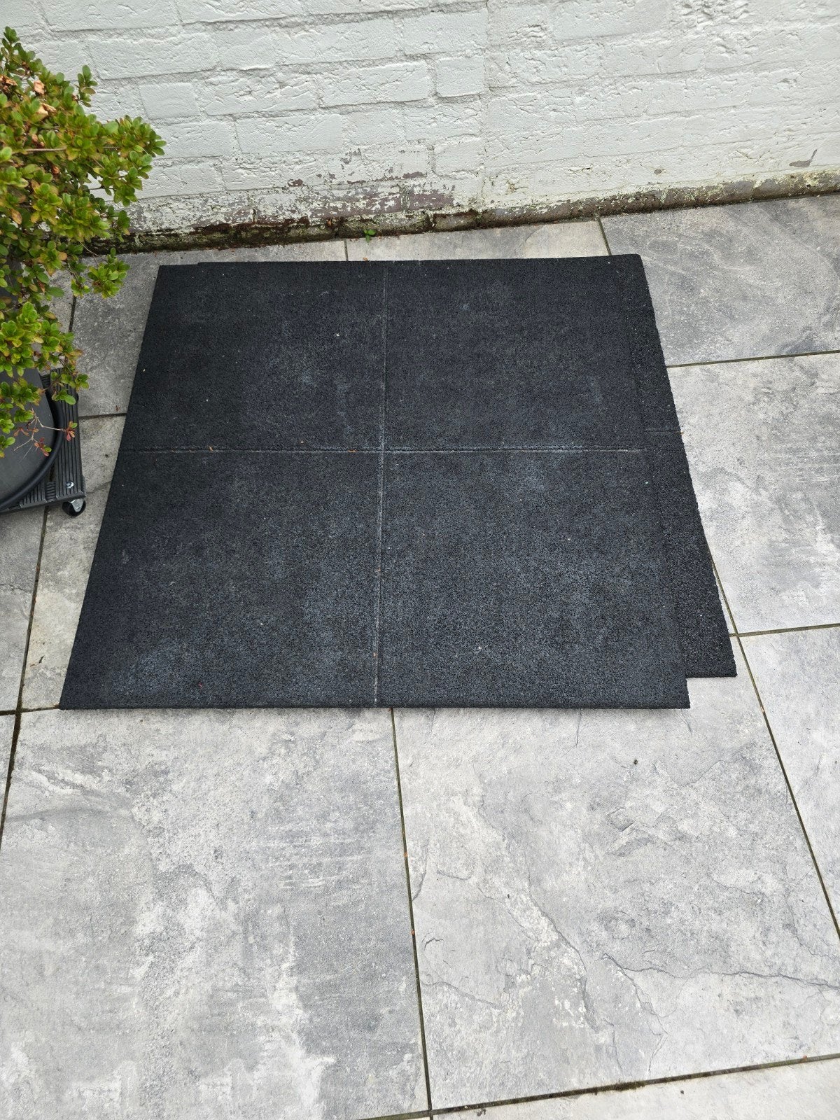 4 Rubberen tegels 1m2 per stuk - als nieuw., Tuin en Terras, Gebruikt, Overige typen, Rubber, Ophalen of Verzenden