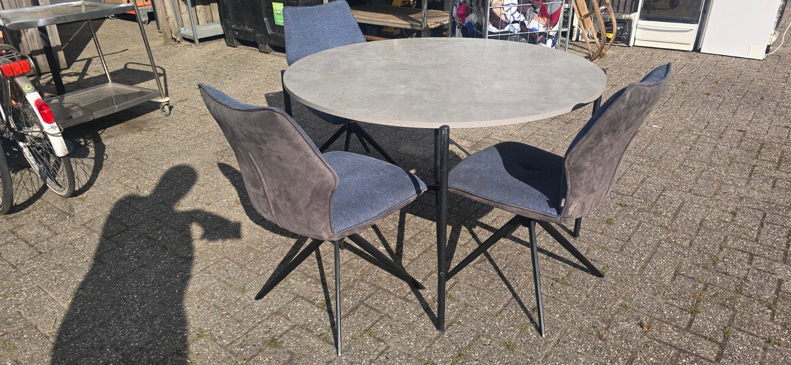 industriële eethoek eventueel met stoelen, Ophalen