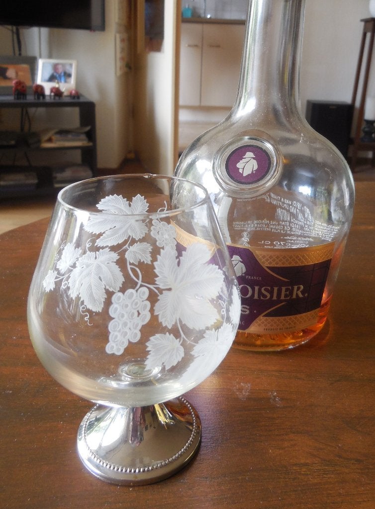Klassiek cognacglas met zilverkleurige voet, Glas of Glazen, Gebruikt, Klassiek, Ophalen of Verzenden