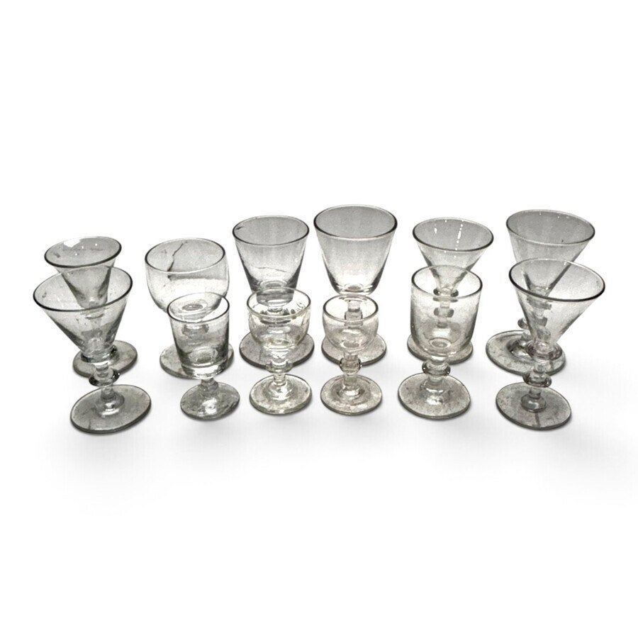 Verzameling antieke glaasjes, met knoop/platte knoop (12x)