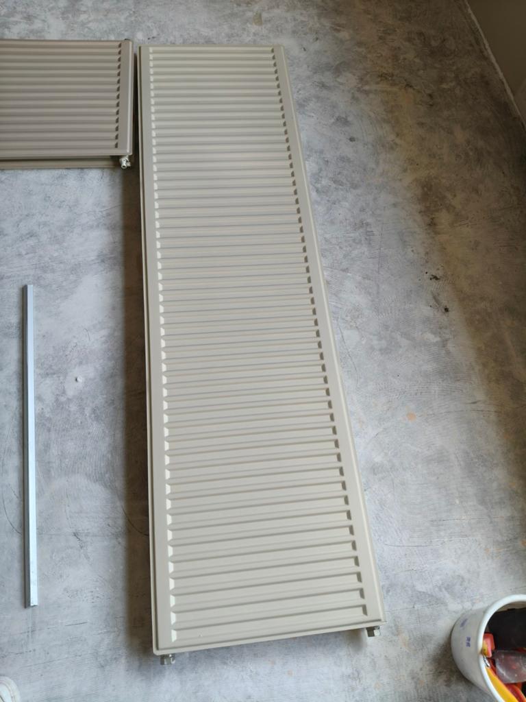 Radiator.  net opnieuw gelakt!   180 breed., Ophalen, 30 tot 80 cm, Radiator, 150 cm of meer