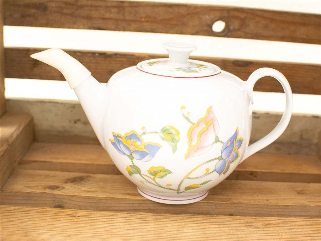 porseleinen theepot 34885, Gebruikt, Ophalen of Verzenden, Bord(en), Overige stijlen
