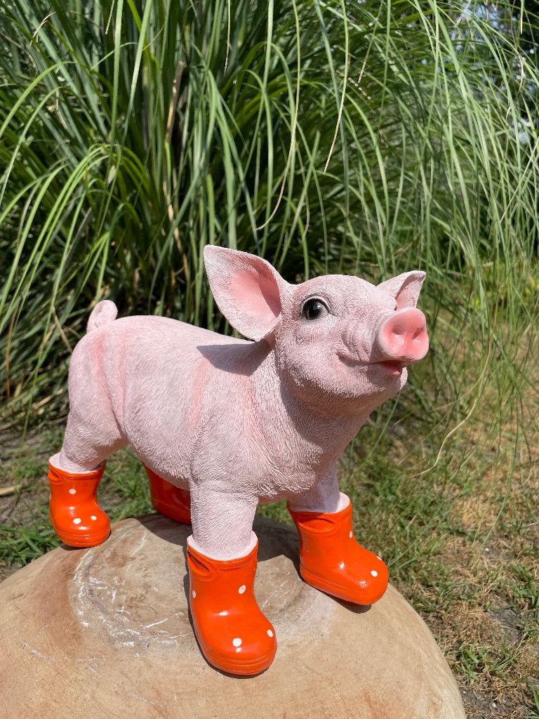 Varken laarsjes staand, Oranje, boerderij, tuin, 35cm, Ophalen of Verzenden, Nieuw, Kunststof, Dierenbeeld