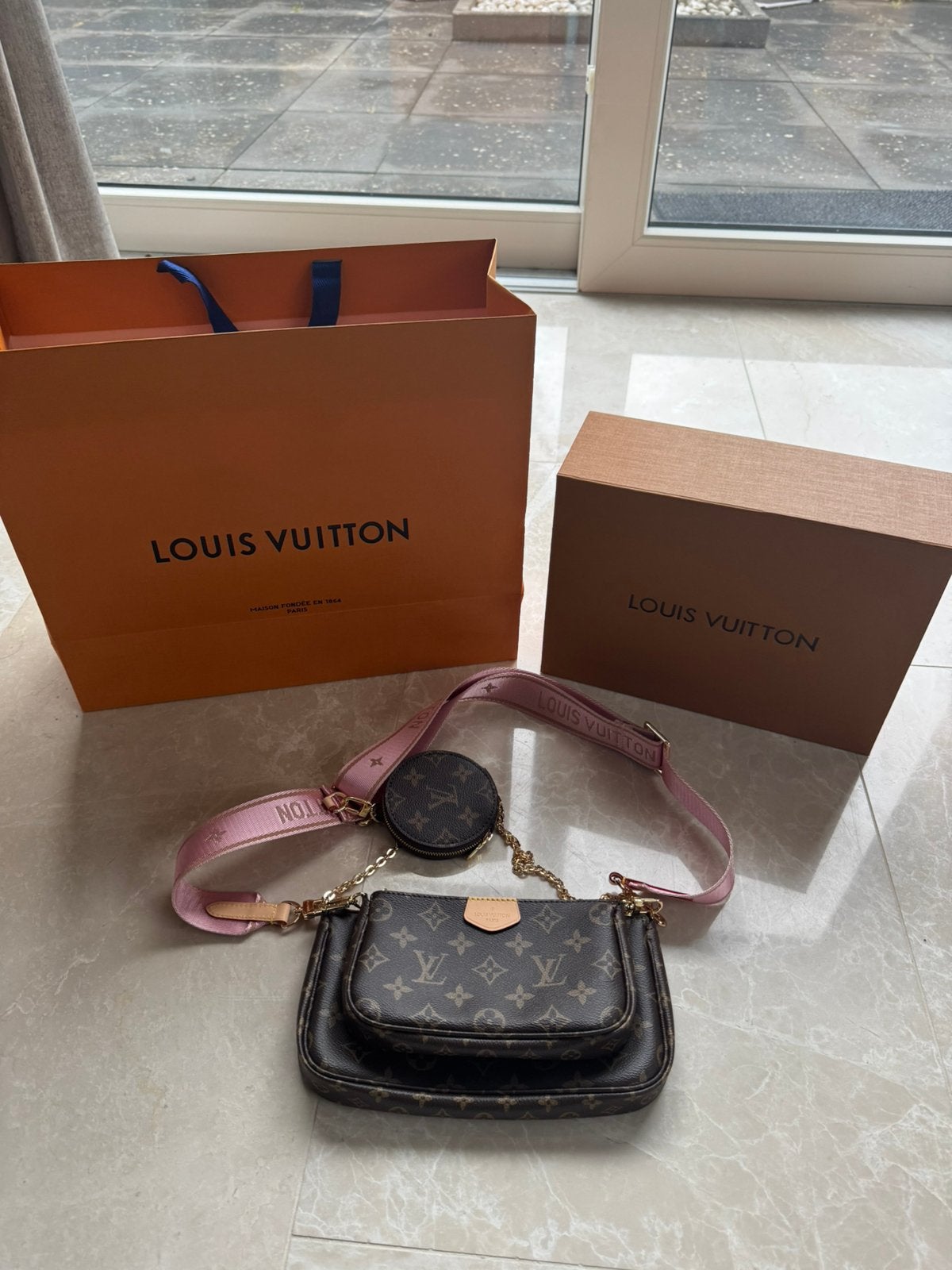 Louis Vuitton Multi Pochette Accesoire Monogram Handbag, Overige merken, Zwart, Ophalen of Verzenden, Zo goed als nieuw