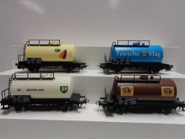 MARKLIN set-2 Vier ketelwagens (H0)., Wisselstroom, Wagon, Ophalen of Verzenden, Zo goed als nieuw