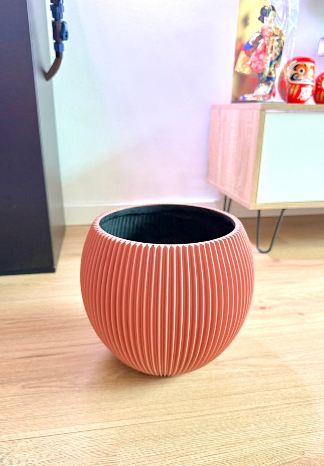 Capi - Stijlvolle roze bloempot, geribbeld design, Ophalen, Kunststof, Rond, Zo goed als nieuw
