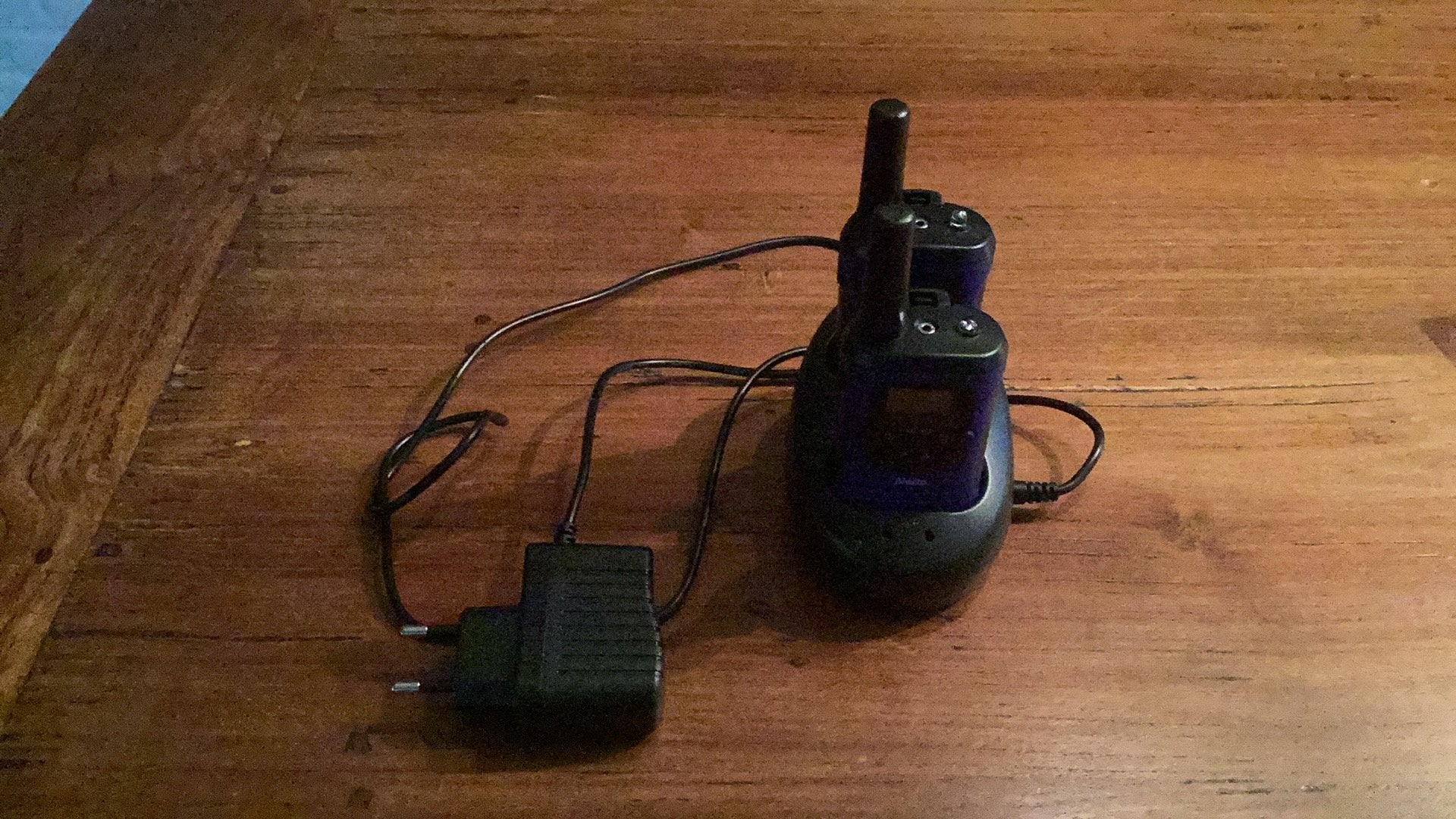 Voor de snelle beslisser: alecto Walkie Talkies met oplader!, Ophalen, Zo goed als nieuw, 5 tot 15 km, Portofoon of Walkie-talkie