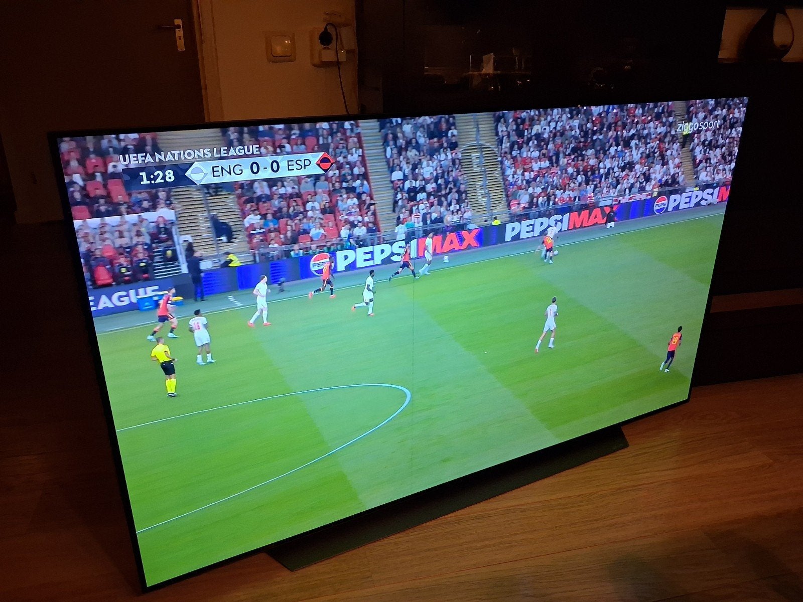 Foto 3 van Defecte LG OLED TV 65BX6LB