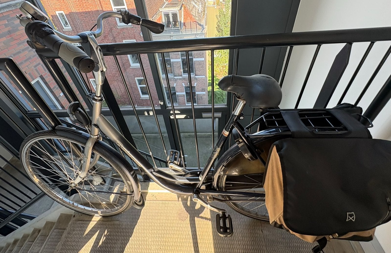 Batavus fiets met lage instap en gratis zijtassen, Fietsen en Brommers, Ophalen, (Extra) lage instap, Batavus, Trommelrem