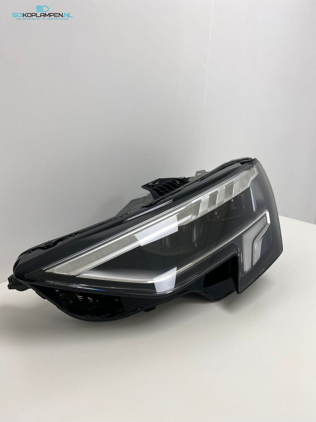 Audi A3 8Y Full Led koplamp 033 links