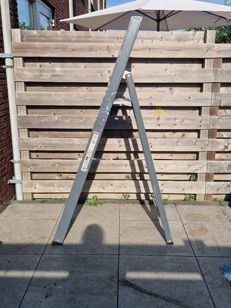Degelijke Altrex werktrap/ huishoudtrap, Ophalen, Gebruikt, Trap, Minder dan 2 meter