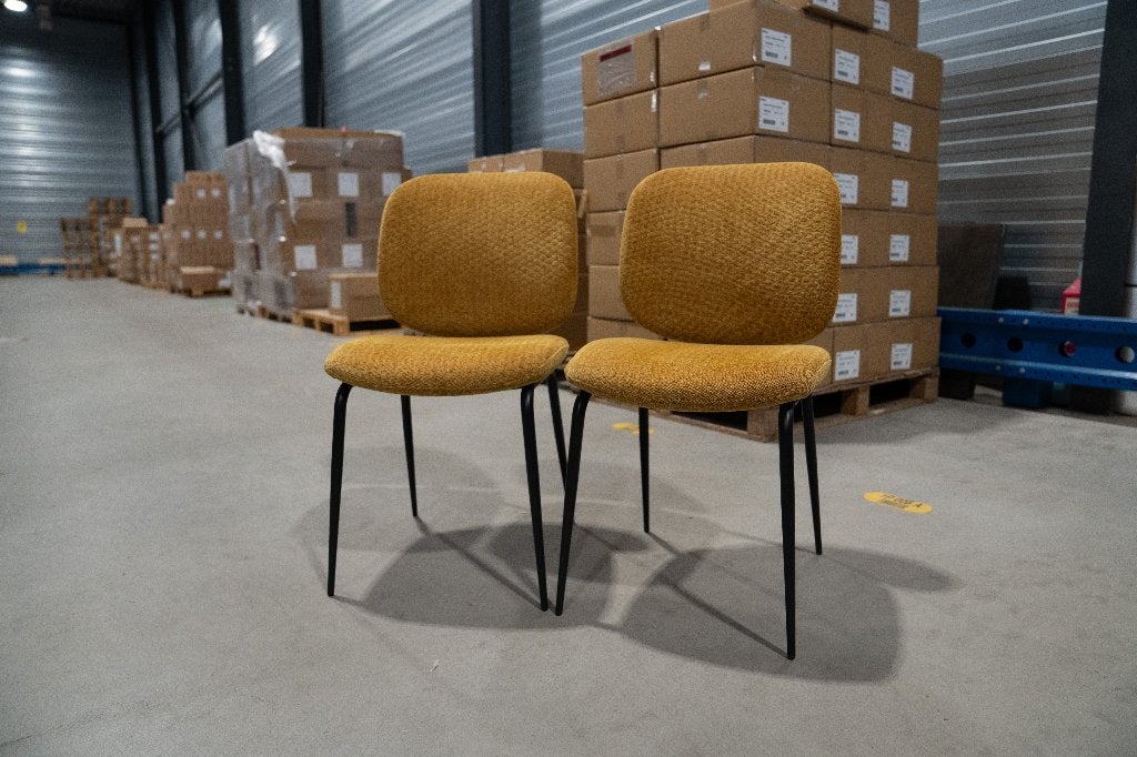 Moderne Scandinavische eetkamerstoelen, Huis en Inrichting, Ophalen, Twee, Overige kleuren, Zo goed als nieuw