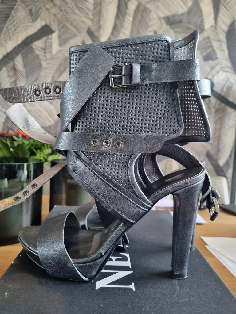 Gave hakken maat 39 Roberto Botticelli, Kleding | Dames, Schoenen, Overige kleuren, Ophalen of Verzenden, Zo goed als nieuw, Schoenen met hoge hakken