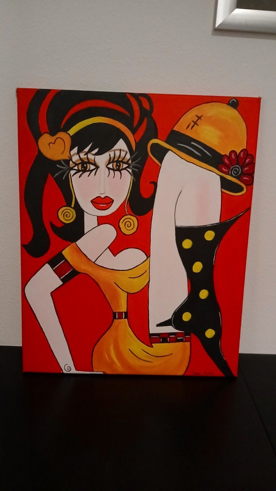 Modern schilderij: Vrouw met hoed en laars, Ophalen, Op houten frame, Textiel, Figuren