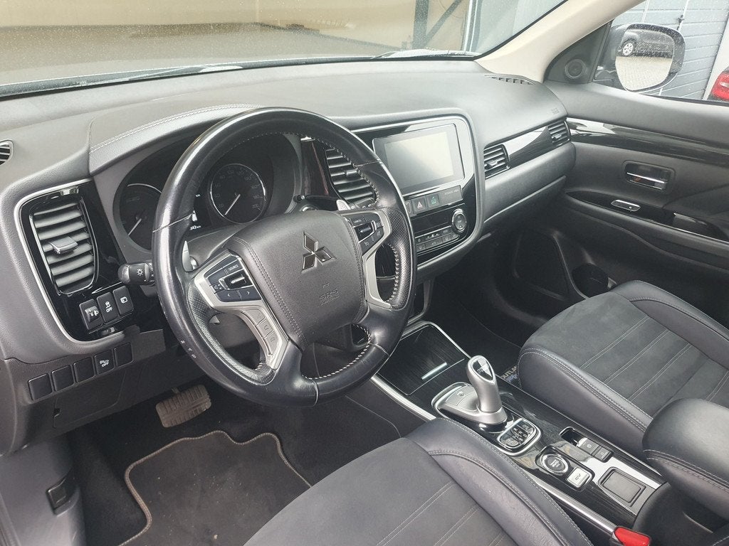 Mitsubishi Outlander 2.0 PHEV Pure NAVI/CRUISE/CLIMA/TRHAAK/, Automaat, 1998 cc, Euro 6, 4 cilinders