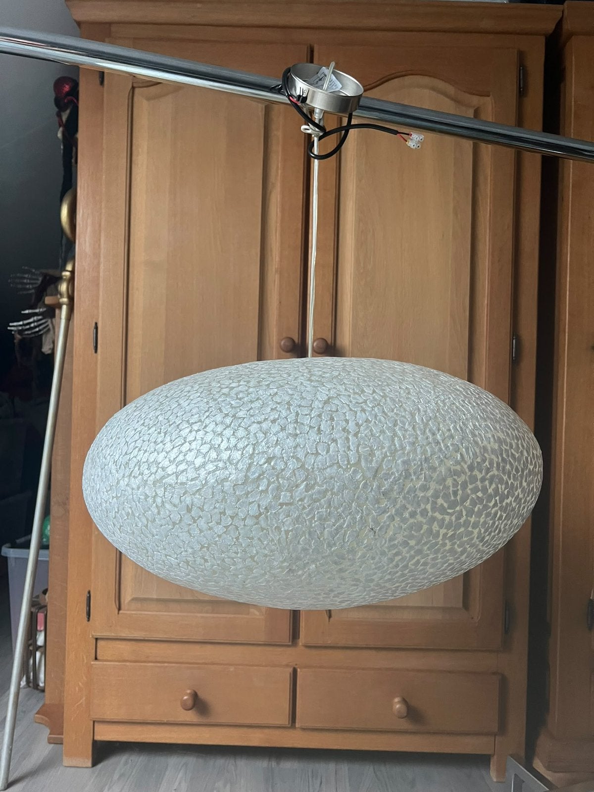 Hanglamp Wangi White UFO 2 Capriz Schelp Ø 55, Huis en Inrichting, Natuurlijk materiaal, Zo goed als nieuw, Designlamp, E27 (groot)