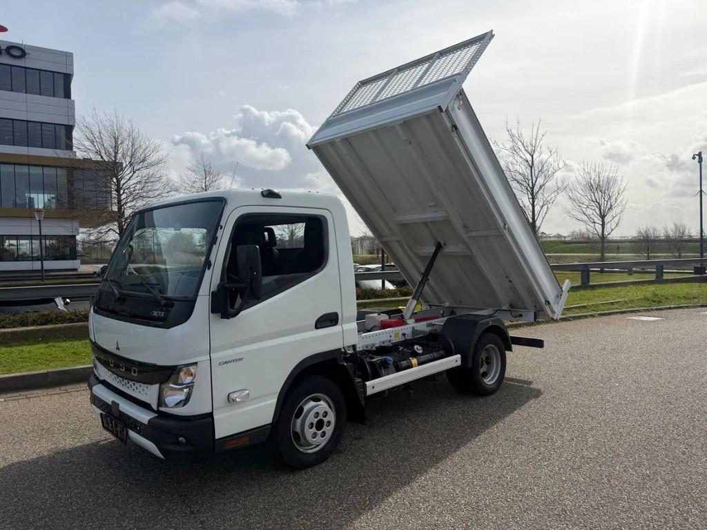 FUSO Canter Mitsubishi 3C13 Kipper Airco Trekhaak 30000KM BP, Auto's, Bestelauto's, Gebruikt, Euro 6, FUSO, Wit