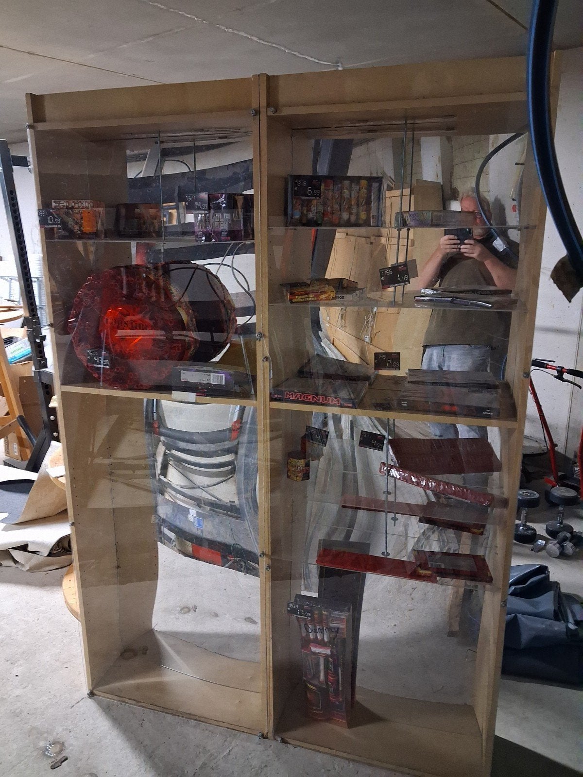Dubbelle vitrinekast met planken, verlichting en plexiglas, Ophalen, 100 tot 150 cm, 200 cm of meer, Overige houtsoorten