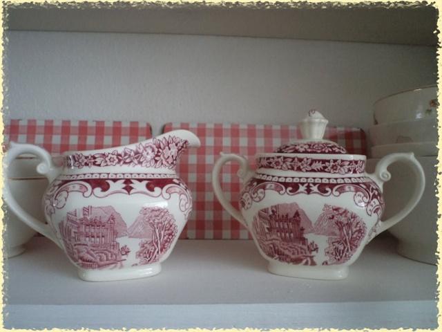 Roomstel Old england rood P. Regout, Antiek en Kunst, Antiek | Servies los, Ophalen of Verzenden