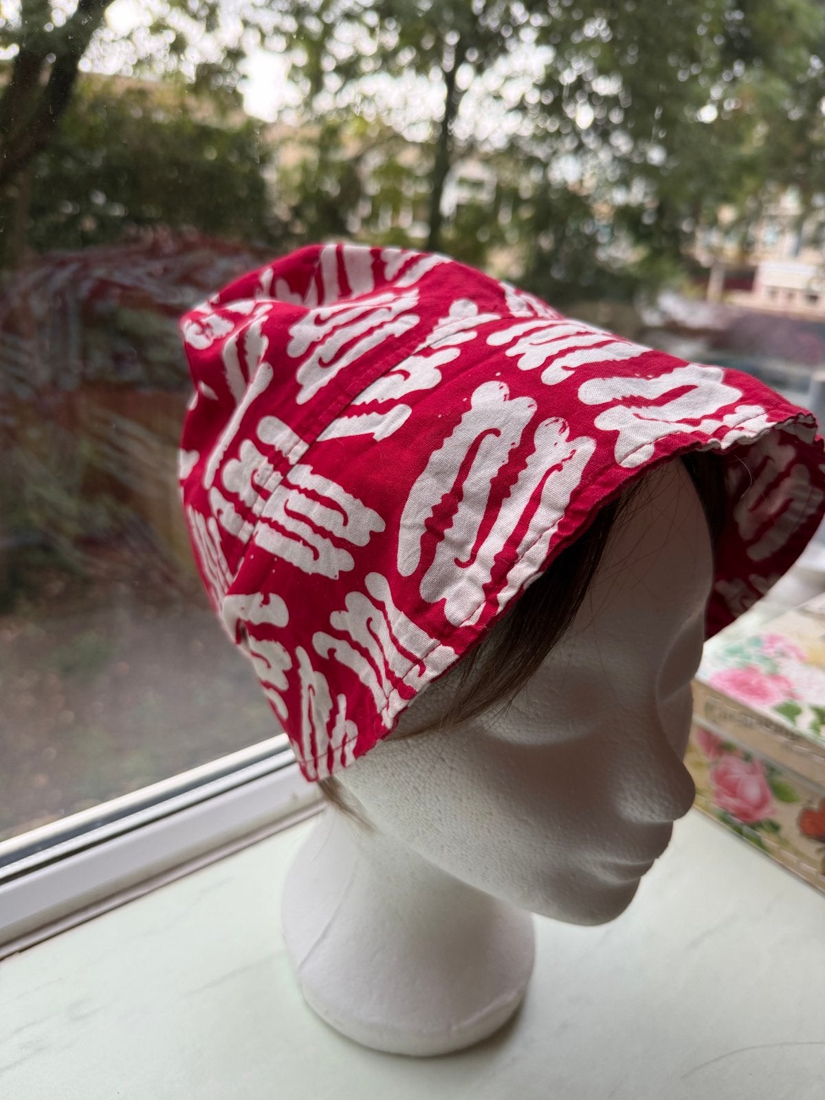 Batik Katoenen Hoed - Trendy en Comfortabel mt S, Ophalen of Verzenden, Zo goed als nieuw, 55 cm (S, 6⅞ inch) of minder, Hoed