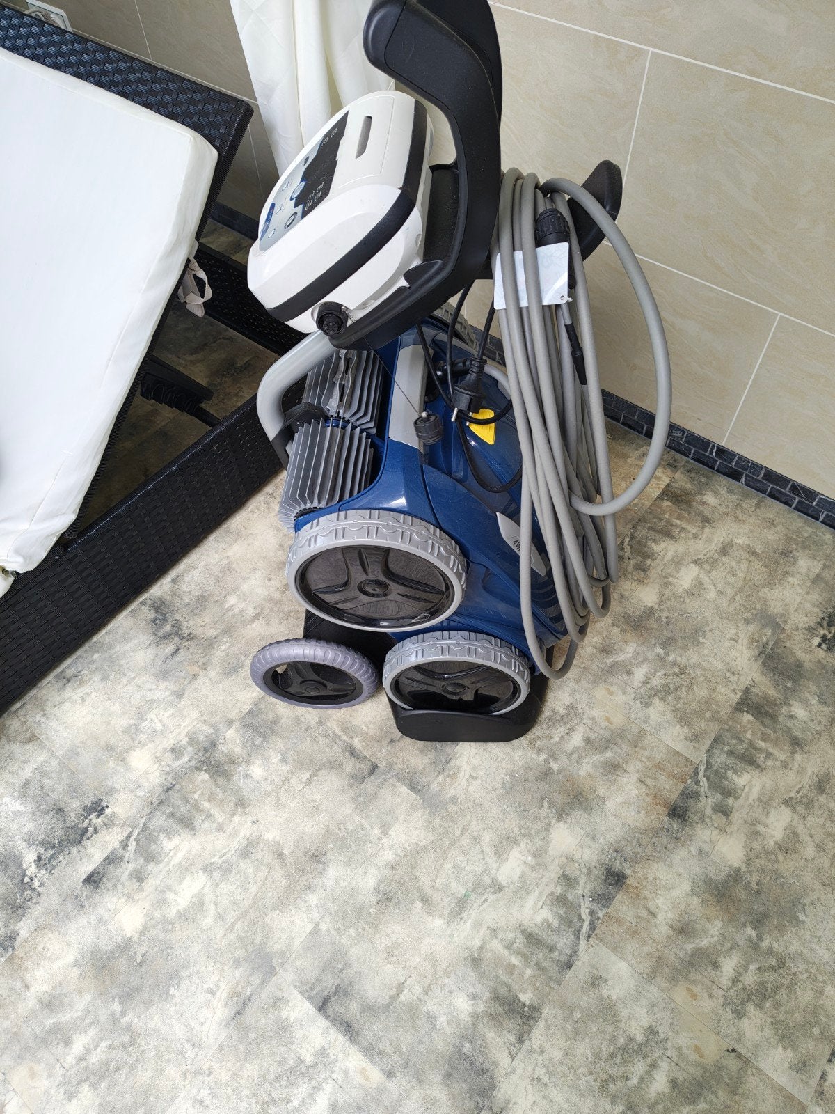 Zodiac Vortex 4 4wd zwembad robot doet wanden en bodem, Ophalen