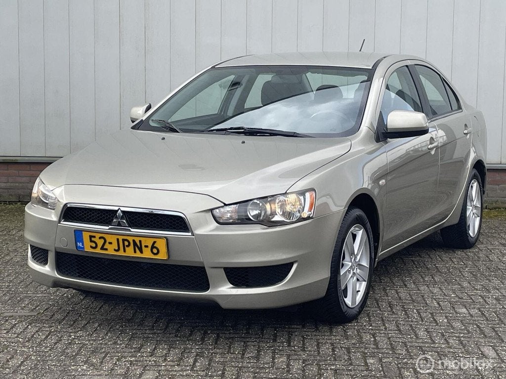 Mitsubishi Lancer Sports Sedan 1.8 Invite | Org NL Auto | NA, Auto's, Mitsubishi, Gebruikt, 1295 kg, Beige, Origineel Nederlands