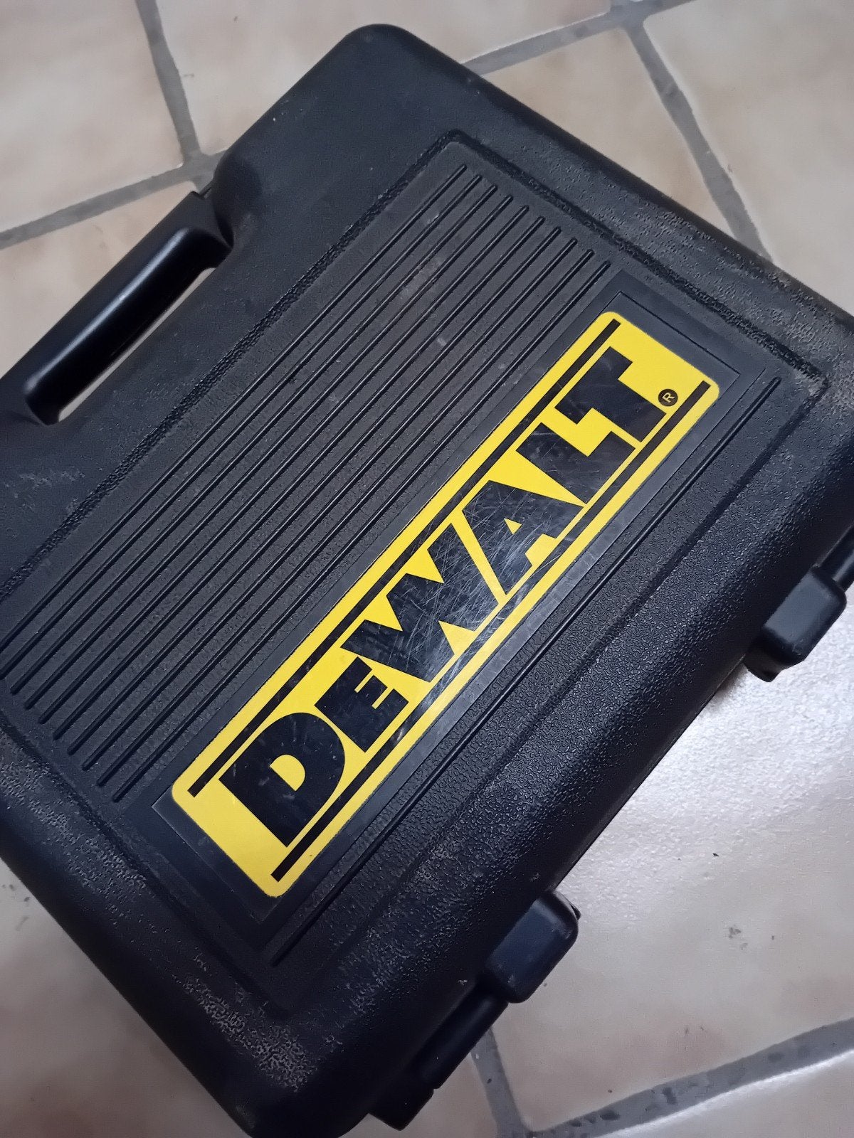 Dewalt Boor- en Schroefmachine met Accu en Koffer, Ophalen of Verzenden, Gebruikt, Boor- en Schroefmachine, Variabele snelheid