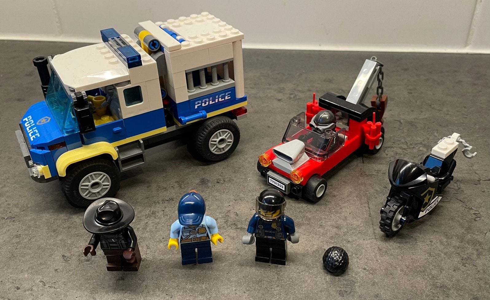 Lego city 60276 politie gevangenentransport, Kinderen en Baby's, Speelgoed | Duplo en Lego, Ophalen of Verzenden, Zo goed als nieuw