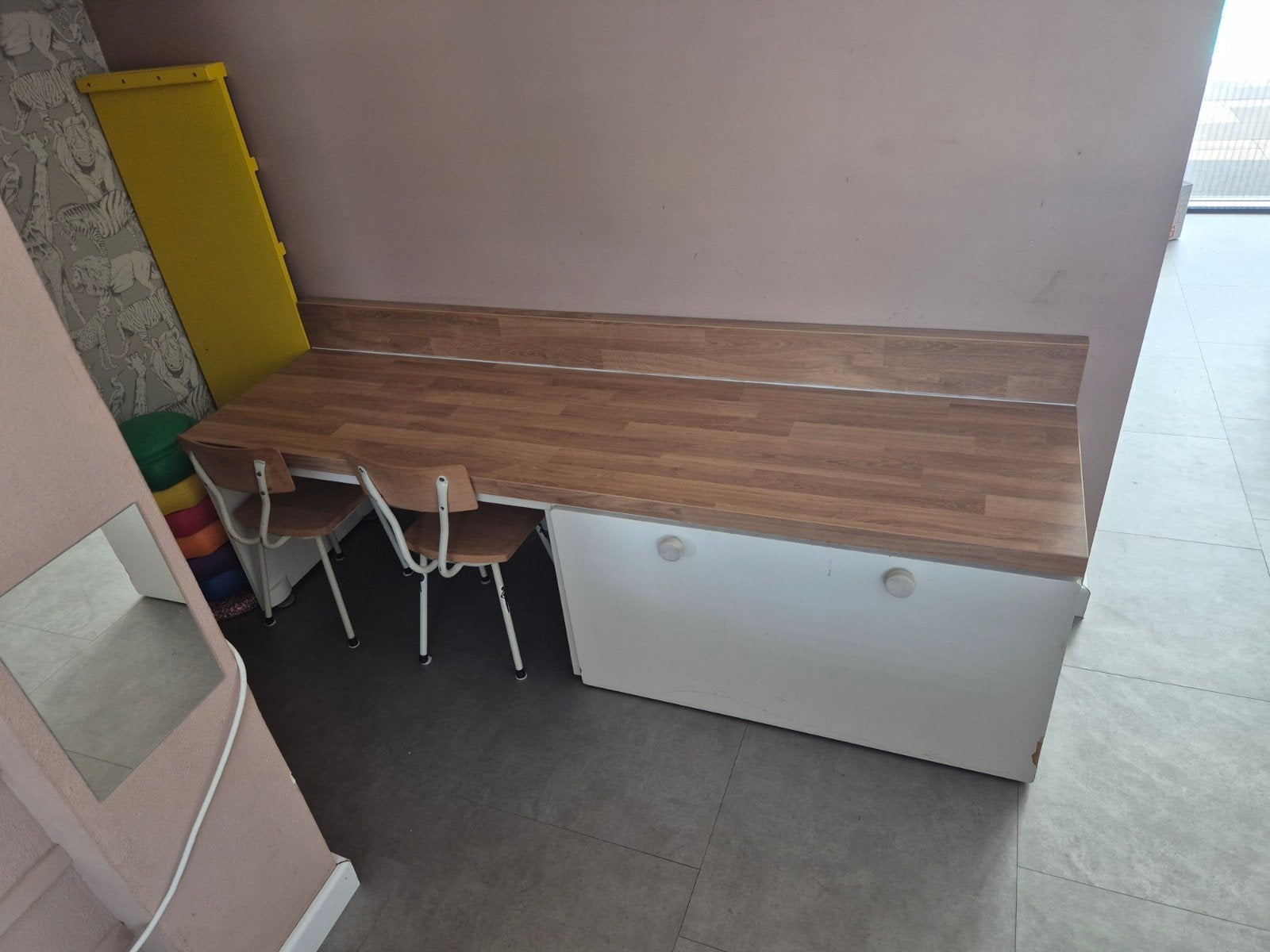 Bureau Smastad, Ophalen, Gebruikt