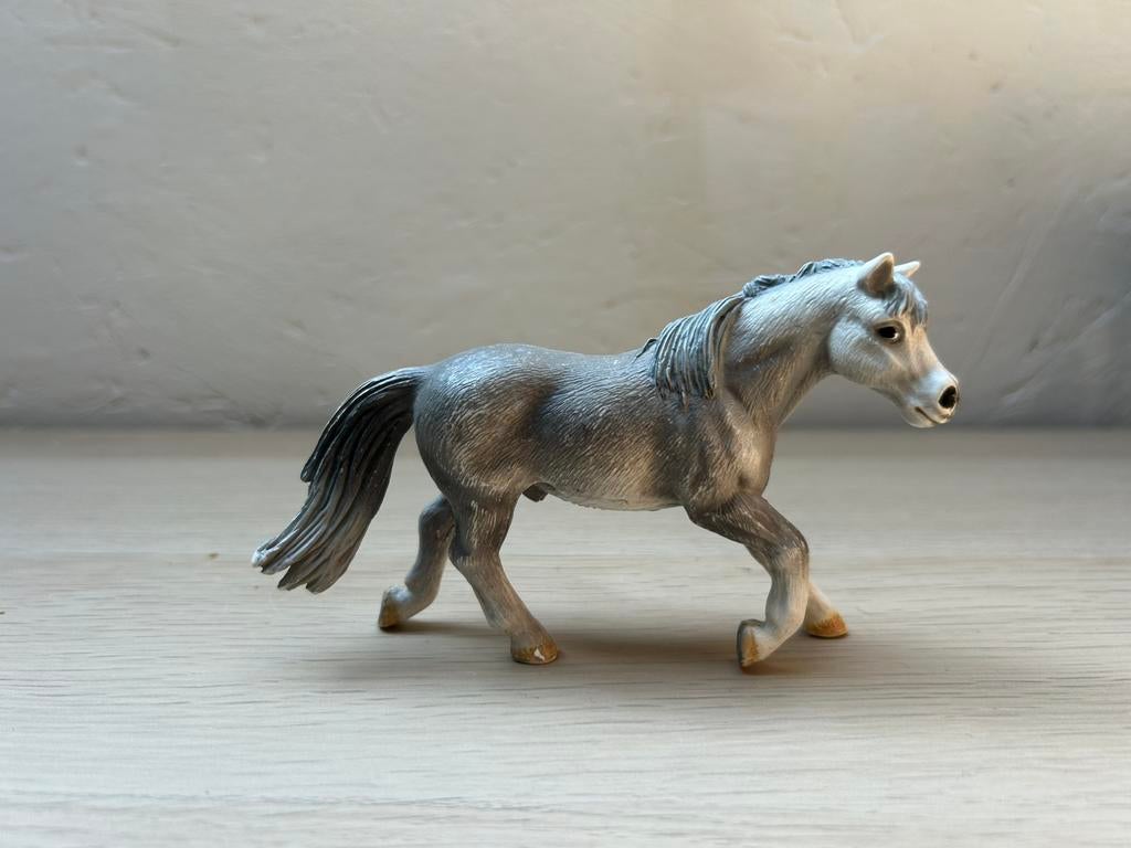 Schleich grijze rijpony 145, Verzamelen, Dierenverzamelingen, Ophalen of Verzenden, Zo goed als nieuw, Paard, Beeldje of Figuurtje